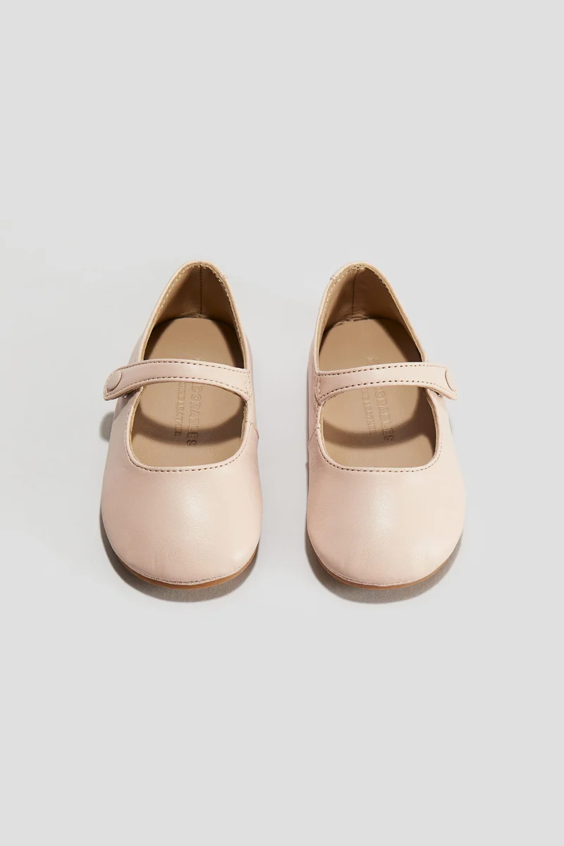 اتش اند ام حذاء ماري جين من الجلد