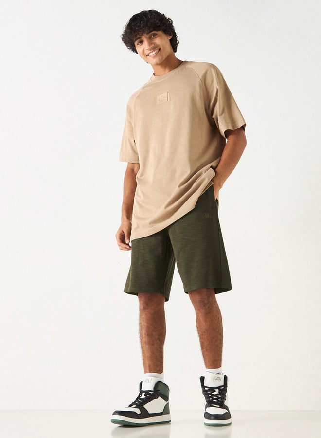 كابا شورت بارز الملمس برباط إغلاق وجيوب من كابا - Image 2