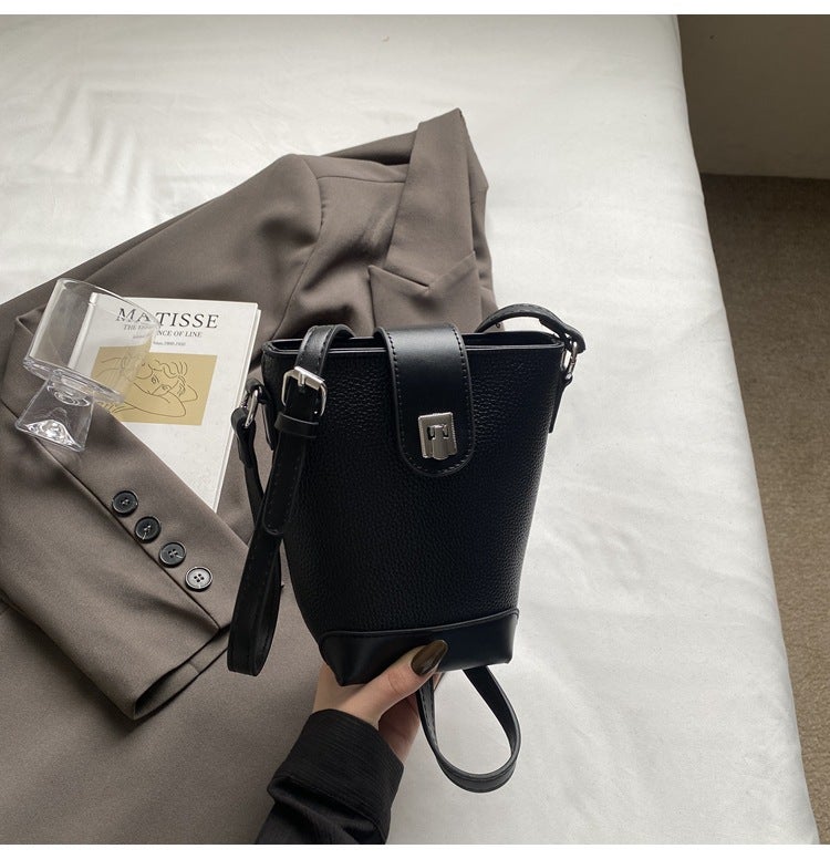 Ins Mini Bucket Bag Women'S Versatile Shoulder Bag Crossbody Small Bag Contrasting Color Small Mobile Phone Bag Bag