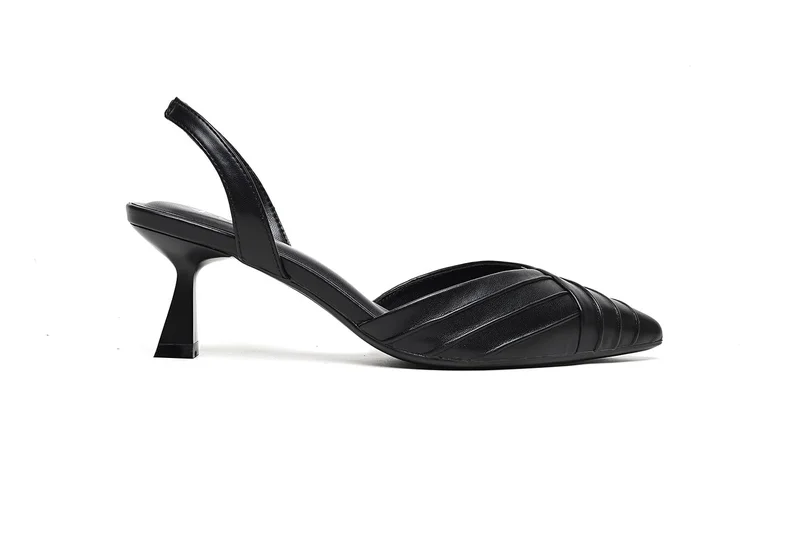 Cuple slingback heel with pleated detailing