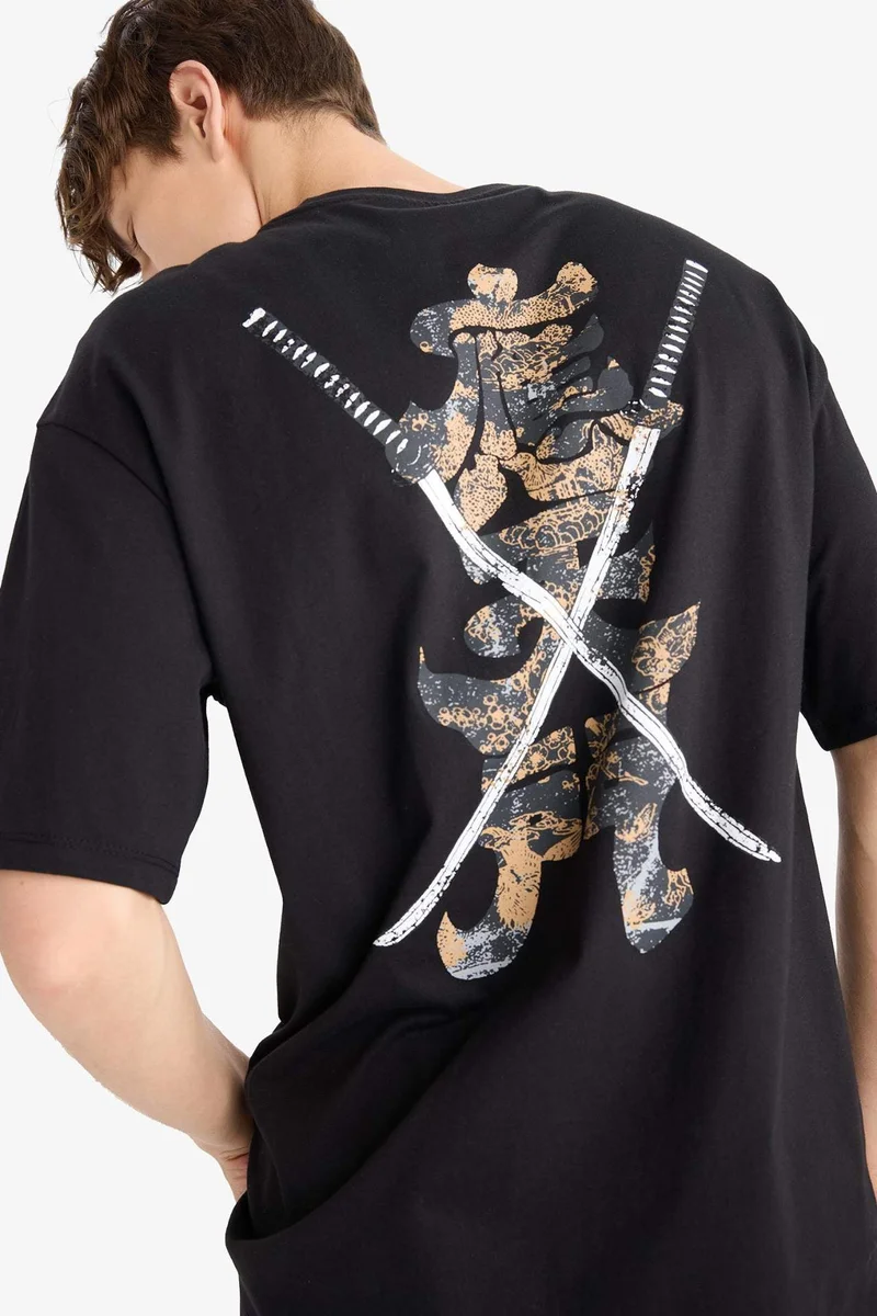 ديفاكتو Regular Fit Crew Neck Back Print T-Shirt