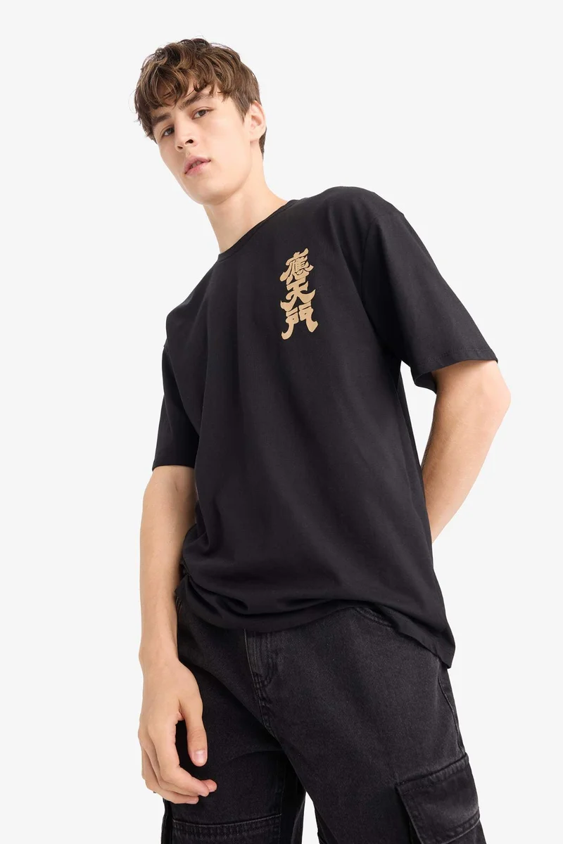 ديفاكتو Regular Fit Crew Neck Back Print T-Shirt