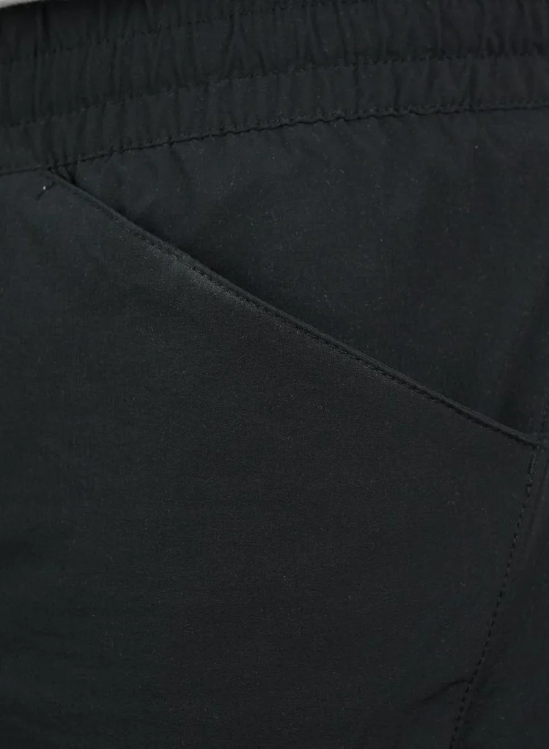 GIORDANO Men’s G-Motion Mid-Rise Relaxed Fit Nylon-Spandex Performance Shorts