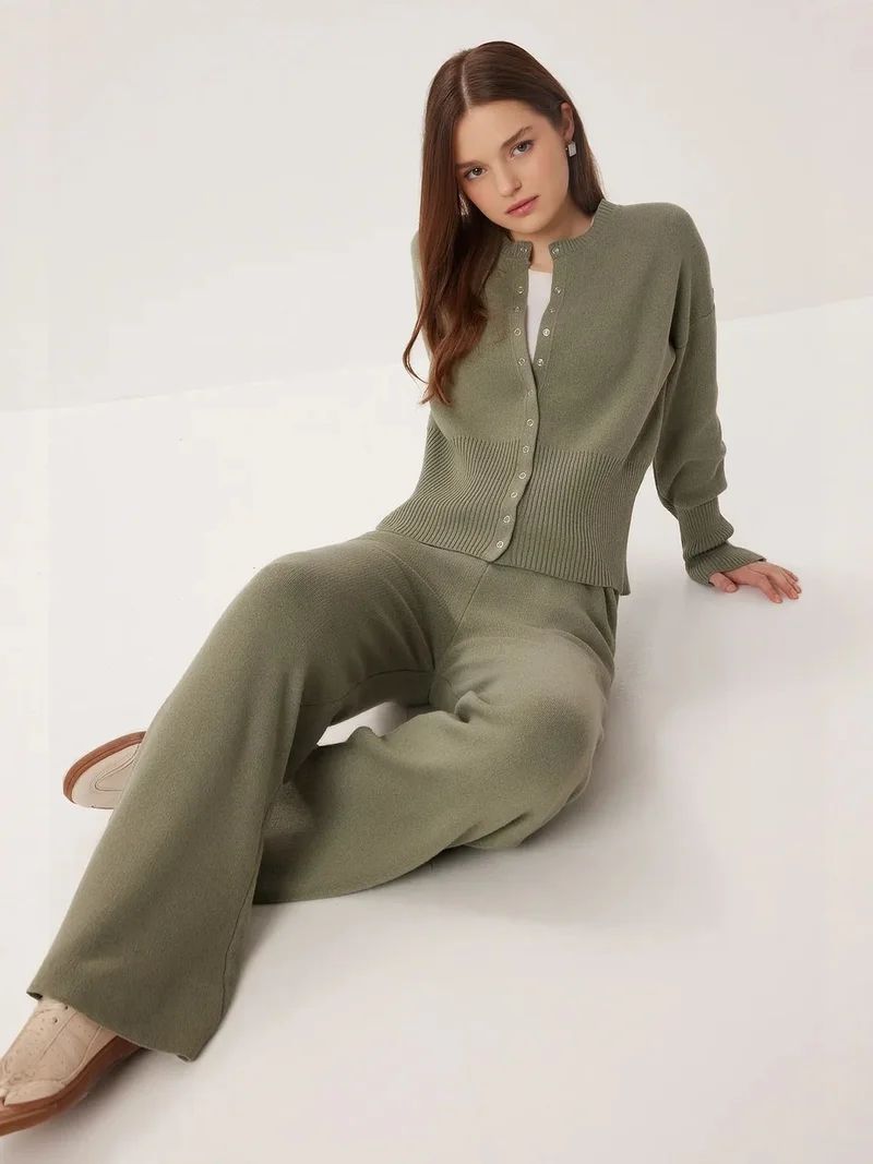 السعادة في إسطنبول ISTANBUL Ribbed Knit Co-Ord Set with Button Closure