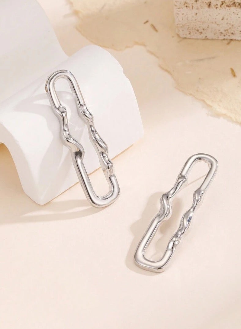 إيكوال حلق نسائي انيق مصنوع من الاستانلس ستيل باللون الفضي