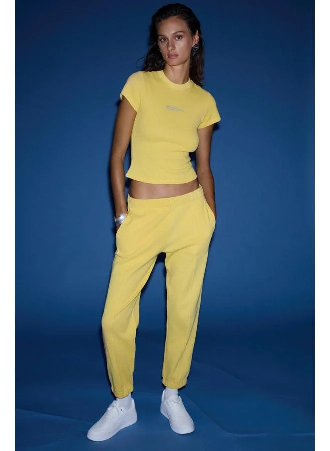 Ethiquet LIORA Women's 2-Piece Set Comfort Fit Patterned Textured Fabric Elastic Cuffed Mustard Tracksuit.