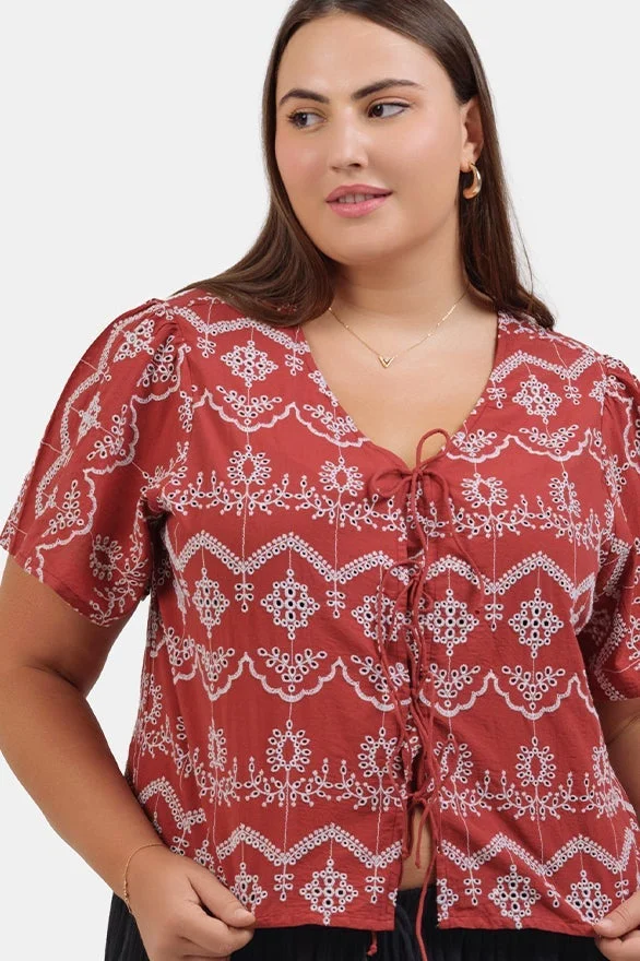 فيرجيو Embroidered Cotton Cropped Plus Size Top With Contrast Schiffli for Women
