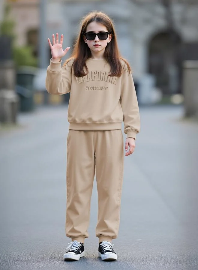 تايك تو طقم سويت شيرت مطبوع بياقة مستديرة مع جوغر بخصر مطاطي