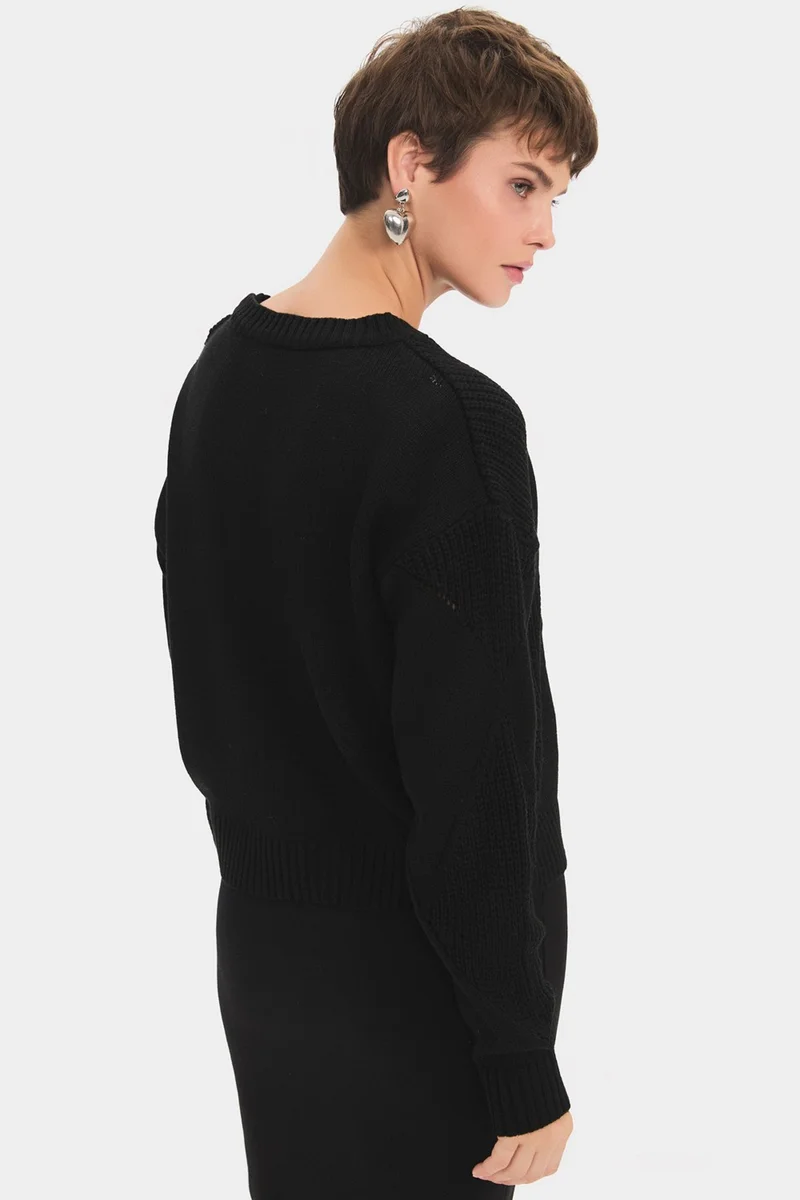 جون Women's Crew Neck Off Shoulder Self-Patterned Knitwear Sweater
