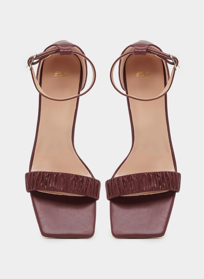 ستايلي صنادل بكعب عريض بحزام الكاحل مطوي - Image 5