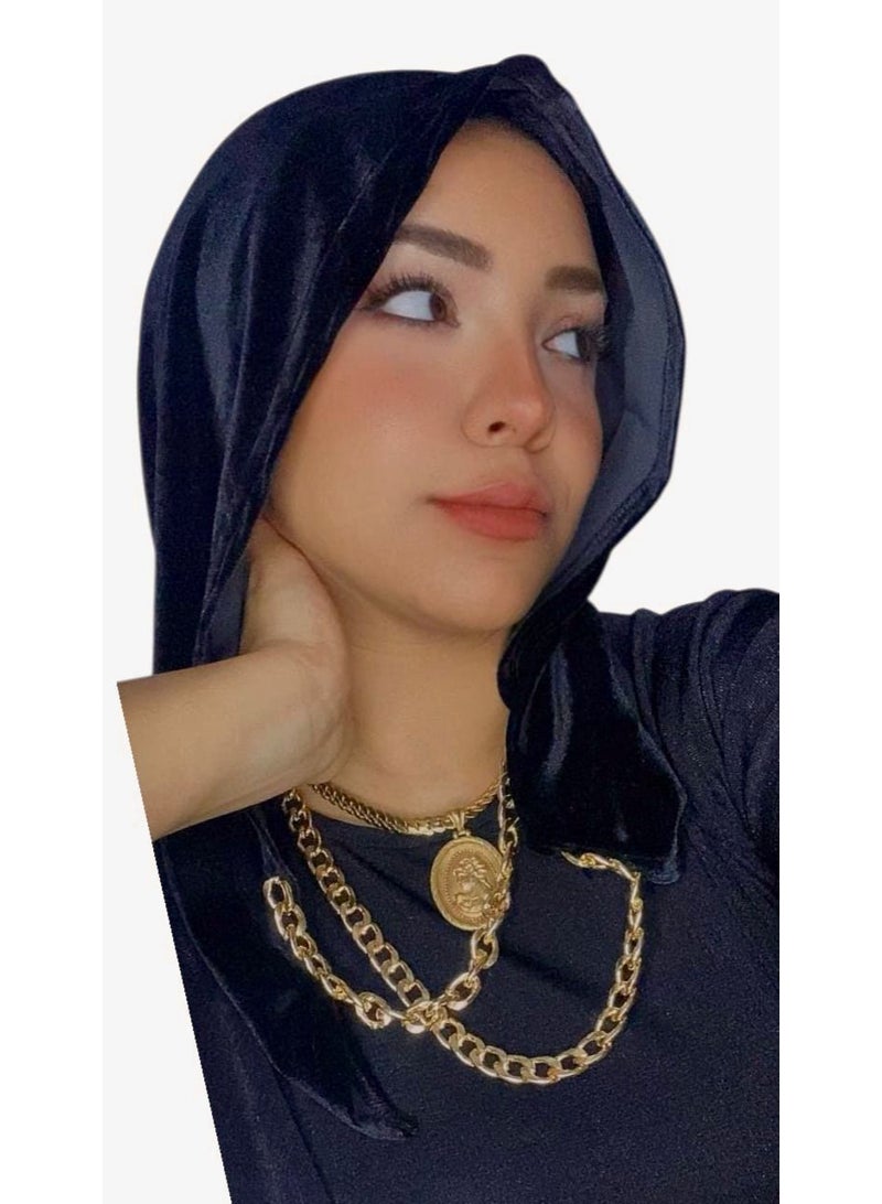 A velvet capisho with a distinctive gold and trendy series - Image 2
