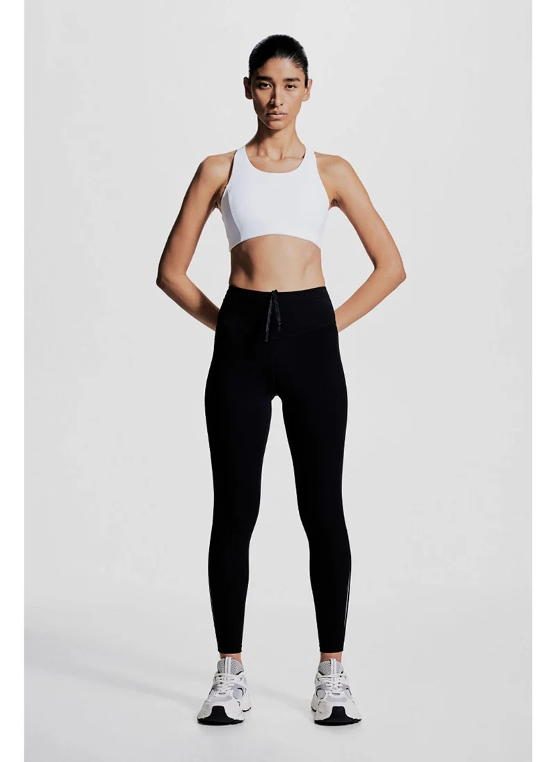 اتش اند ام High Support Sports bra in ShapeMove
