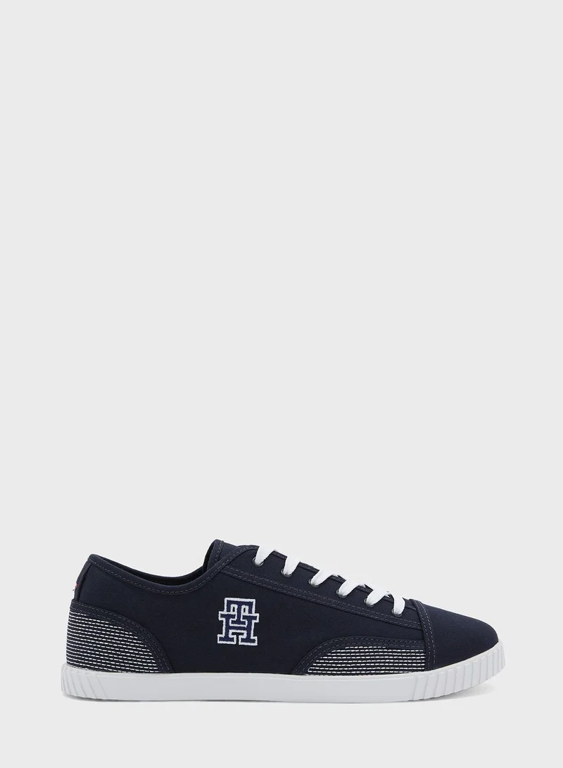 TOMMY HILFIGER Comfort Canvas Low Top Sneakers