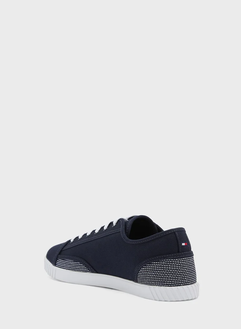 TOMMY HILFIGER Comfort Canvas Low Top Sneakers