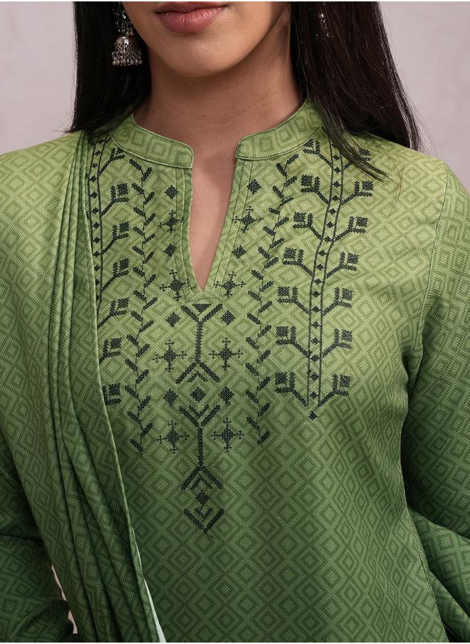 Vishudh Women Green Printed Kurta Set with Dupatta by Styli  - Image 5