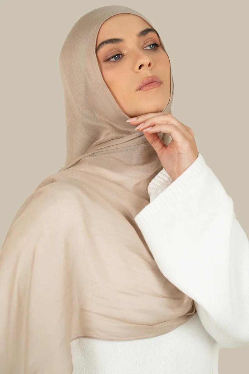 سيلكروز حجاب مودال منسوج بدقة بلون الحجر الدافئ