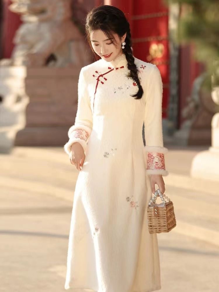 Creamy-White Stand Collar Improved Cheongsam 2024 Winter New Chinese Style Young Women'S Fleece-Lined Thickened Dress New Year Dress - Image 4