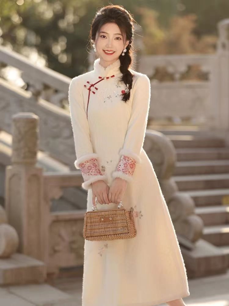 Creamy-White Stand Collar Improved Cheongsam 2024 Winter New Chinese Style Young Women'S Fleece-Lined Thickened Dress New Year Dress - Image 3