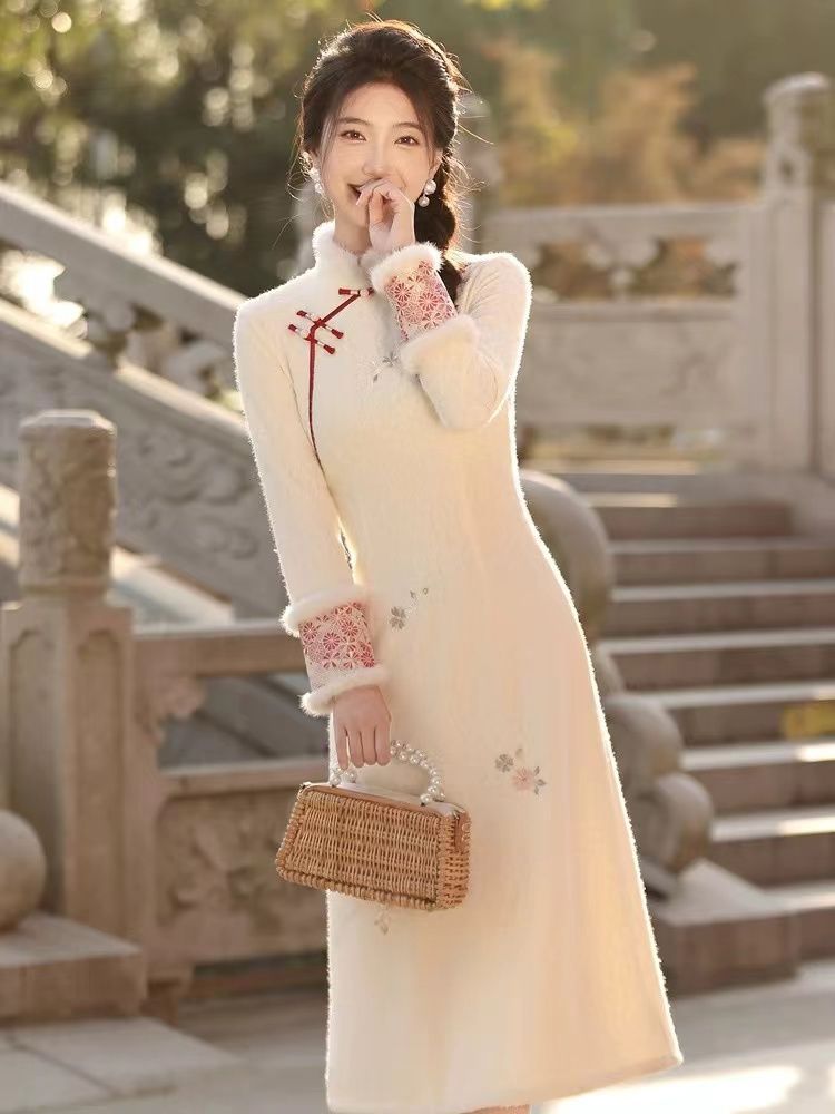 Creamy-White Stand Collar Improved Cheongsam 2024 Winter New Chinese Style Young Women'S Fleece-Lined Thickened Dress New Year Dress - Image 5