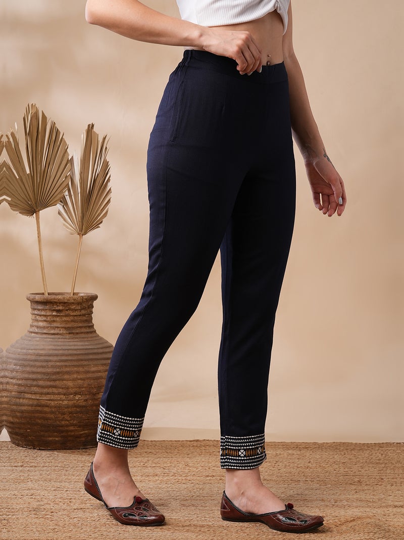 globus Globus Women Embroidered Hem Mid Rise Trousers  - Image 3
