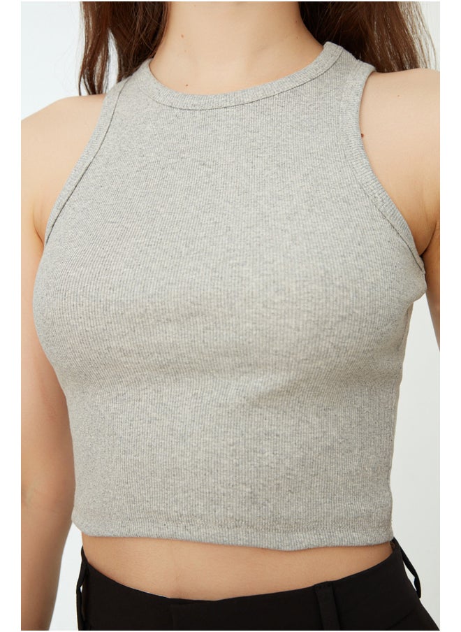 trendyol Gray Fitted/Situated Crop Halterneck Ribbed Ribbed Flexible Knit Single Singlet TWOSS21AL0050.  - Image 4