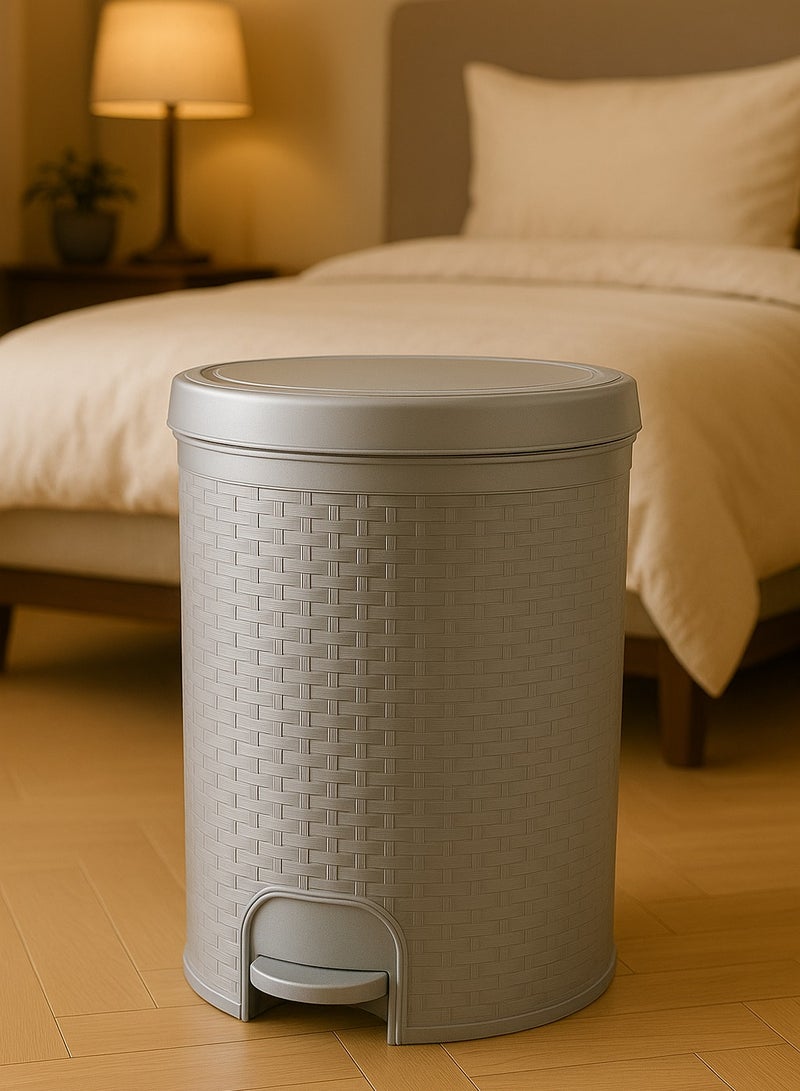 سلة مهملات أنيقة بسعة 10 لتر – تصميم عملي مثالي لغرف النوم، الحمام، المكاتب والمطبخ