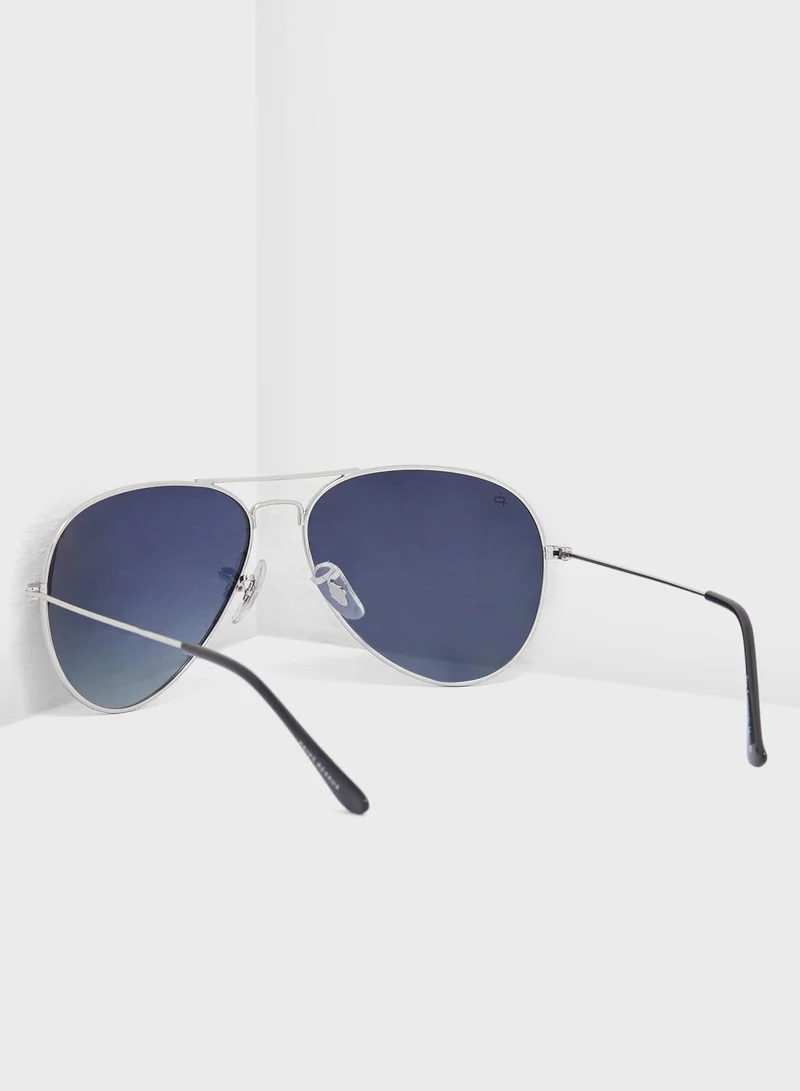 PRIVÉ REVAUX The Commando Aviator