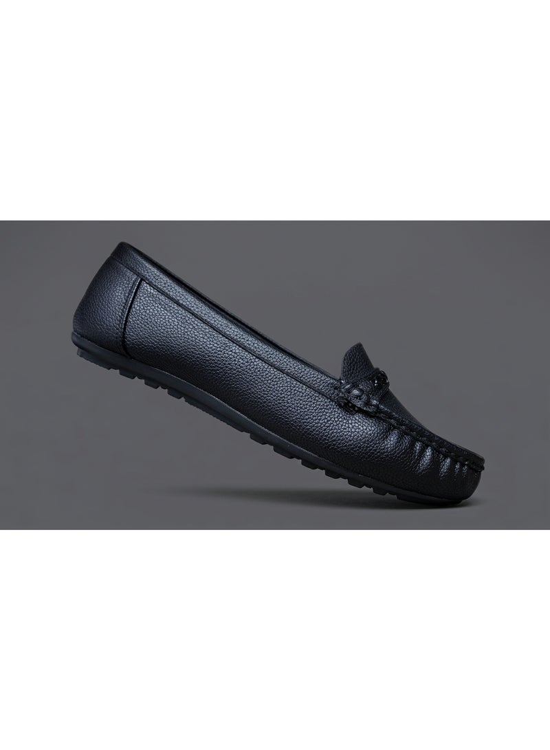 Classic women's loafer shoes - Image 3