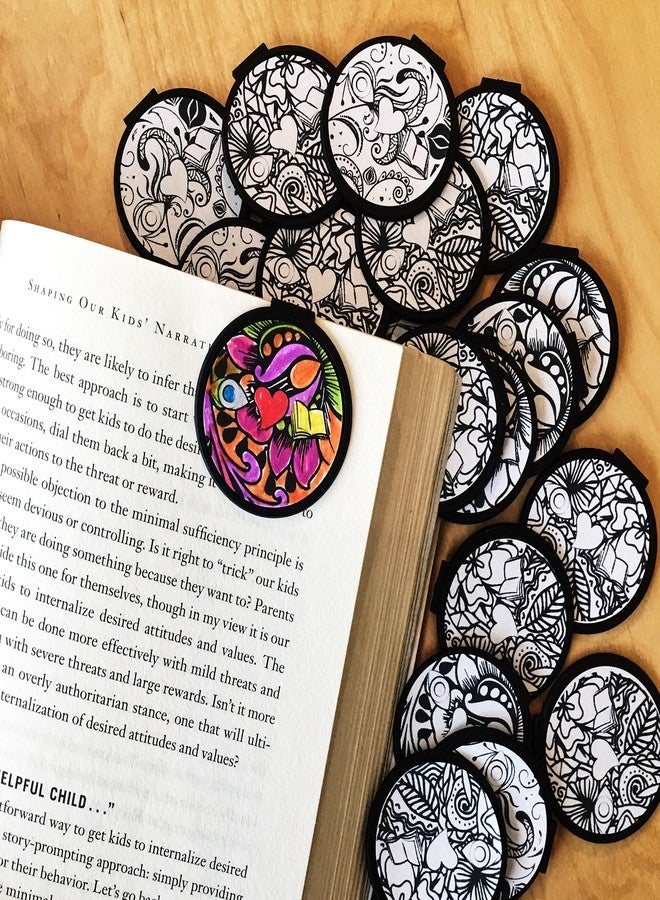 فن-أن-نف اصنعها بنفسك - مجموعة فواصل كتب ملونة للأطفال - فواصل كتب "أحب الكتب" قابلة للتعليق - عبوة من 75 قطعة للأولاد والبنات. مثالية كحوافز وجوائز للطلاب، ومكافآت صفية، وجوائز للقراءة! - Image 3