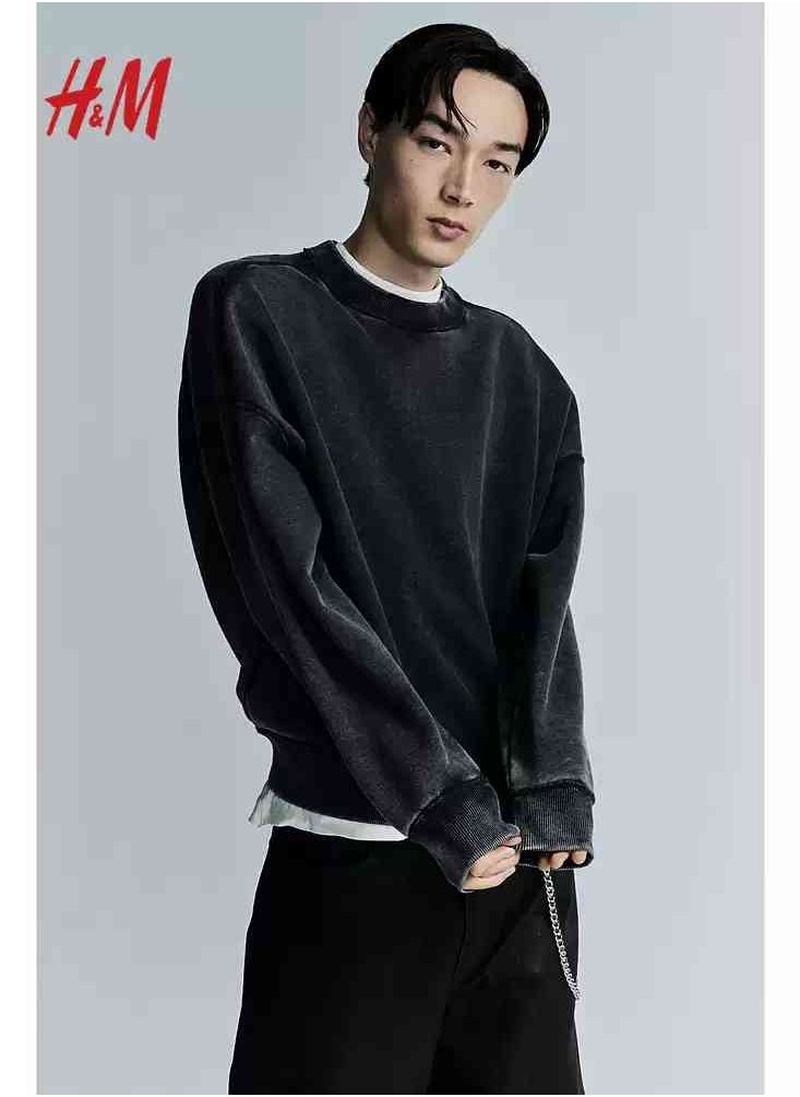 H and M - HM New Fashionable Casual Round Neck Loose American Long Sleeved Sweatshirt - Image 1