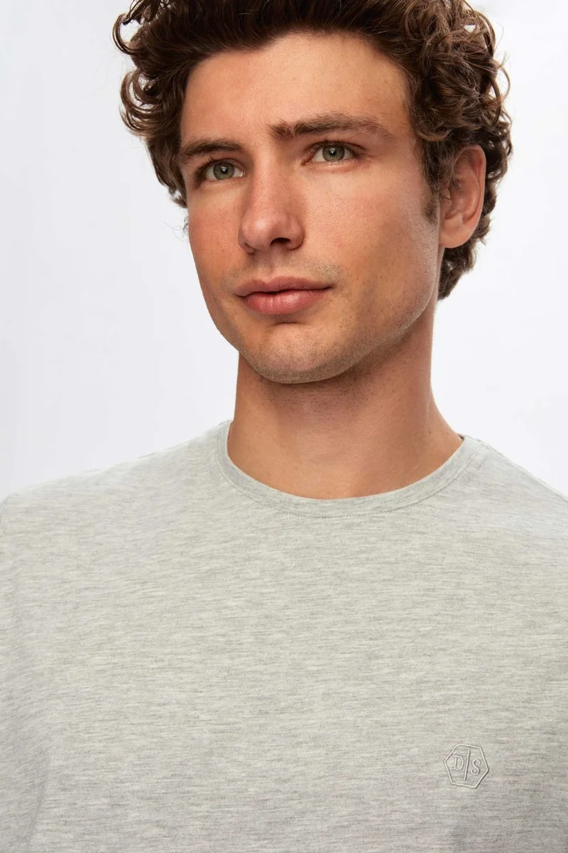 دي أس دامات Regular Fit Gray Plain T-Shirt 2HC140632006M