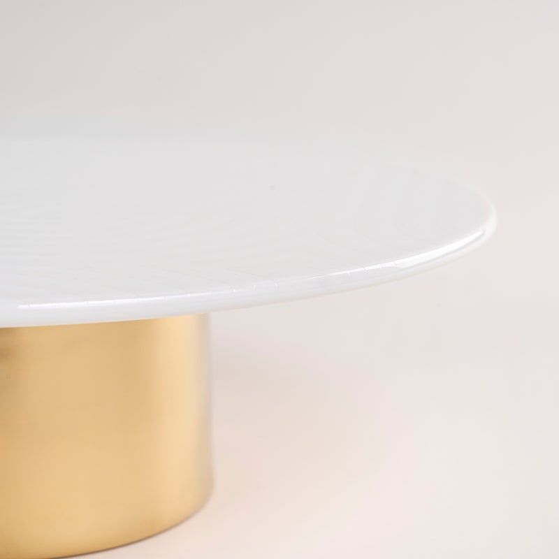 La Mesa white porcelain cake stand with gold base - Image 4