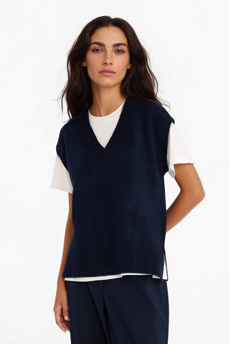 ديفاكتو Regular Fit V-Neck Knitwear Vest