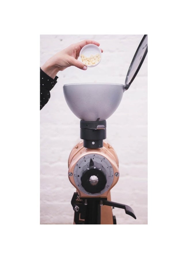 Urnex أقراص تنظيف مطحنة القهوة أورنيكس غريندز الاحترافية 430 جرام طبيعية بالكامل وآمنة للطعام وخالية من الغلوتين تنظف مطحنة القهوة والبور وتساعد في إطالة عمر مطحنة القهوة الخاصة بك. - Image 3