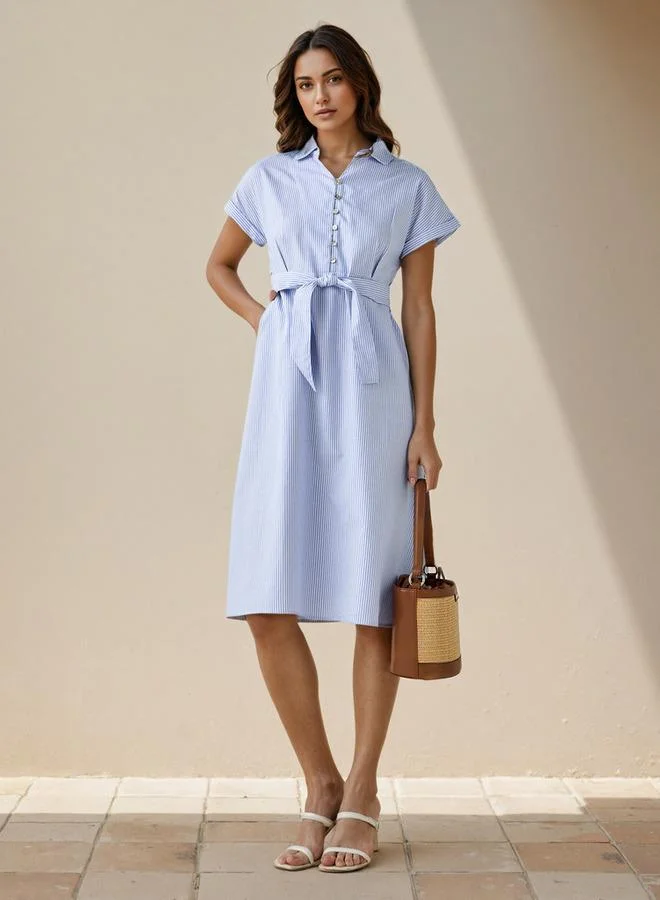 سبلاش فيڤ فستان قميص مخطط بطول الركبة مع ربطة خصر