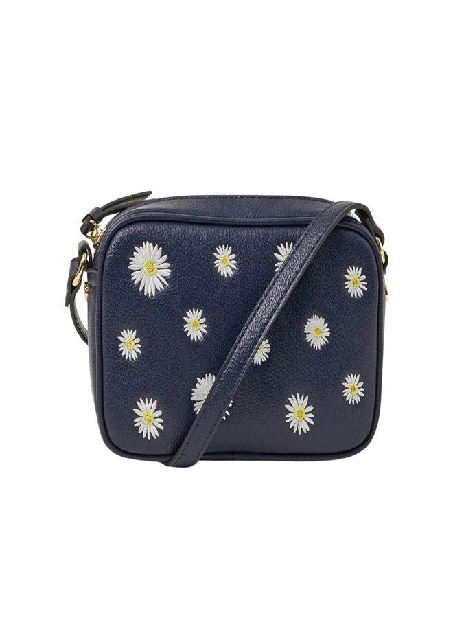 أكسيسورايز حقيبة كتف نسائية من الجلد الصناعي مزينة بزهرة الأقحوان باللون الأزرق الداكن من أكسسورايز لندن - Image 1