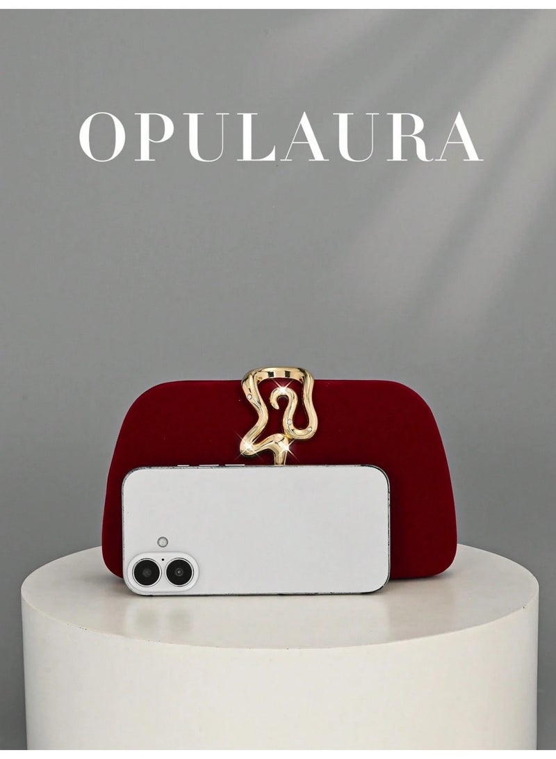 شنطة سهرة نسائية فاخرة باللون الأحمر المخملي مزينة بإبزيم ذهبي على شكل أفعى – حقيبة سهرة بتصميم أنيق مع سلسلة معدنية طويلة - Image 5