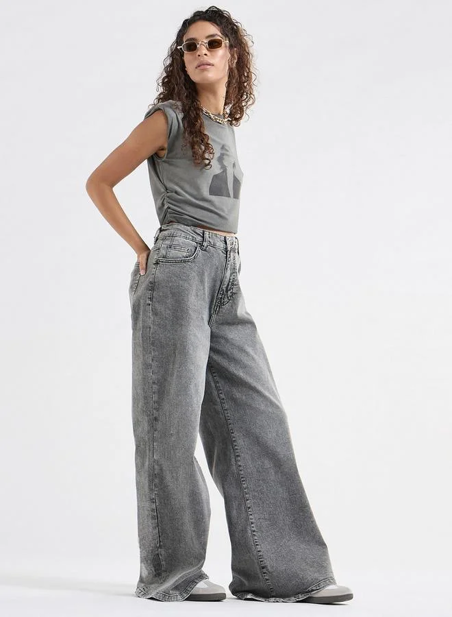 سبلاش فيڤ تيشيرت بدون أكمام بطباعة وتفاصيل كسرات