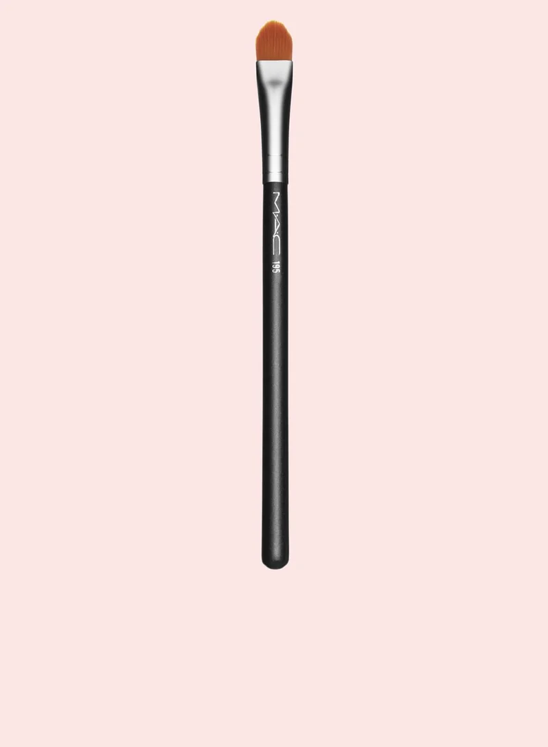 MAC Cosmetics 195 Concealer Brush