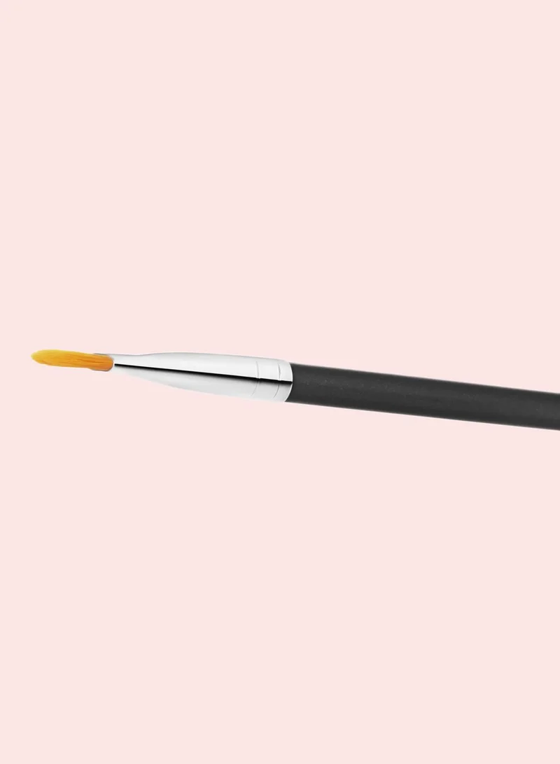 MAC Cosmetics 195 Concealer Brush
