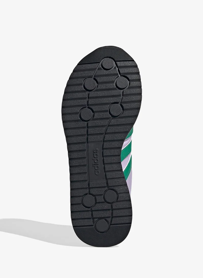 اديداس ركض  .