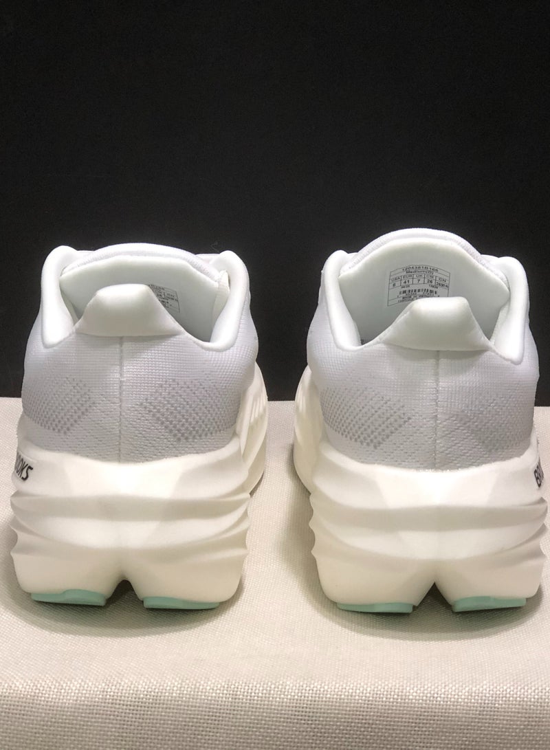 Brooks Glycine Max Comfortable Low cut Running Shoes - Image 5