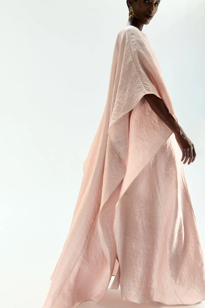 اتش اند ام فستان بتصميم قفطان لامع