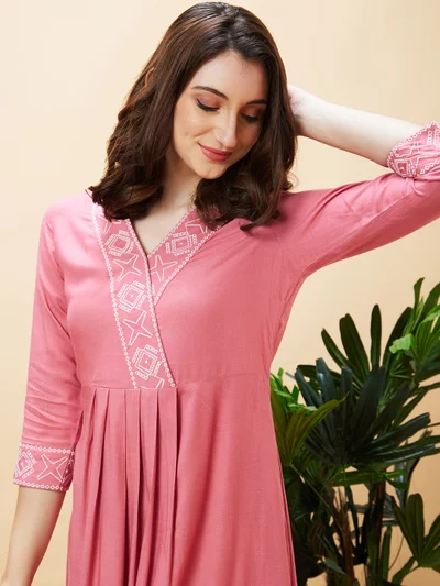 globus Women Ethnic Motifs Embroidered A-Line Kurta