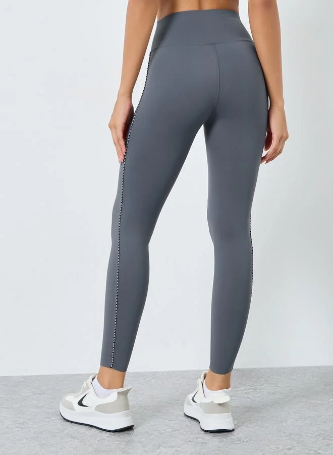 ستايلي اكتيف ليقنز بحزوز جانبية بتفاصيل مُتباينة