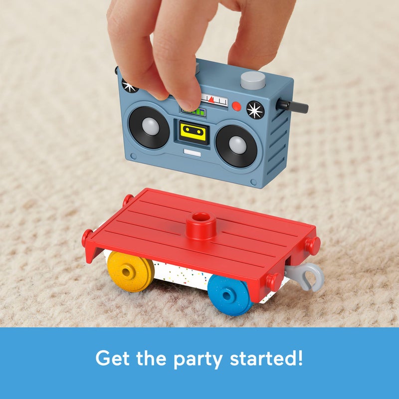 THOMAS & FRIENDS مجموعة هدايا قطارات توماس وأصدقائه - 7 أيام من المفاجآت، 10 قطع من المركبات المصنوعة من الصب مع حمولة للأطفال من عمر 3 سنوات فما فوق (حصري على أمازون) - Image 3