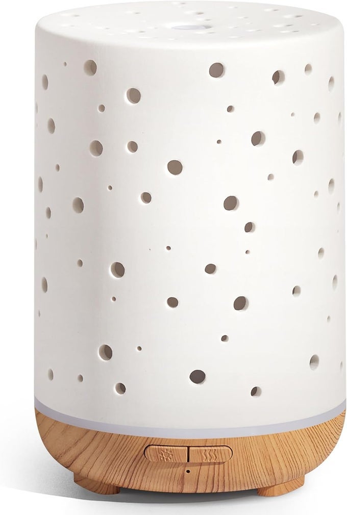 ESSENTIAL OIL DIFFUSER, 150ML CERAMIC ULTRASONIC AIR HUMIDIFIER COOL MIST AROMATHERAPY DIFFUSER WITH 2 MIST MODES, WATERLESS AUTO OFF FOR HOME OFFICE, WHITE