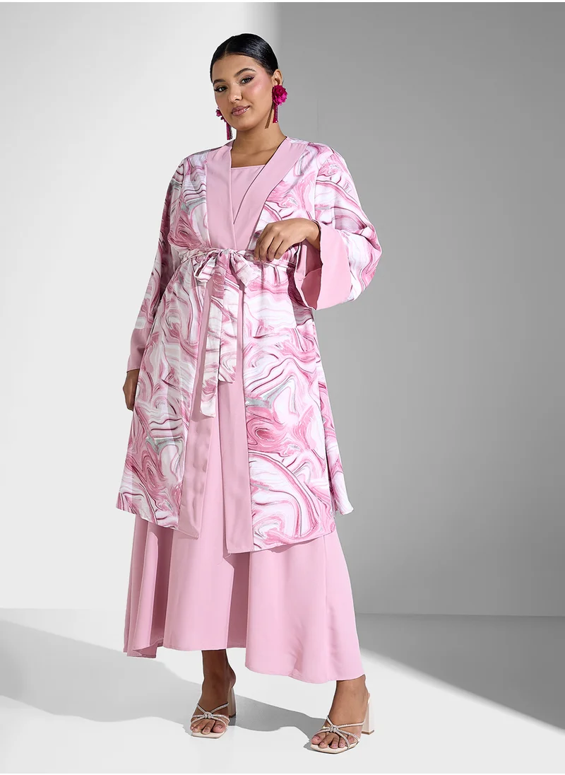 خزانة Plus Size Printed Kimono & Skirt Set