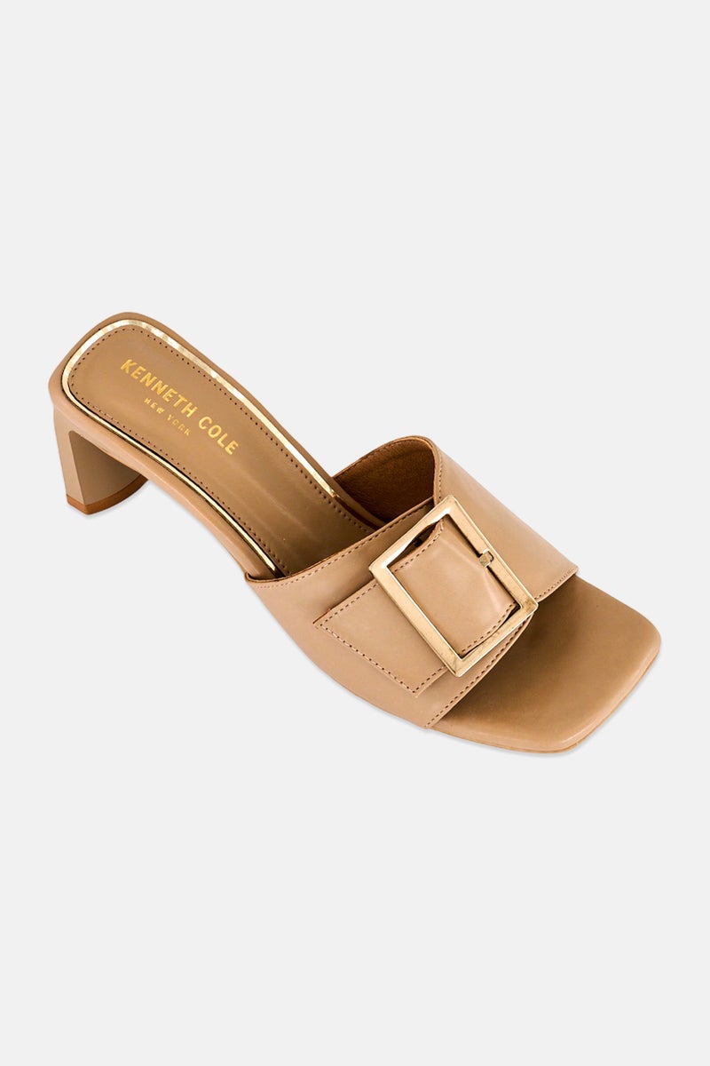 Kenneth Cole صنادل ميا النسائية السهلة الارتداء، بيج - Image 1