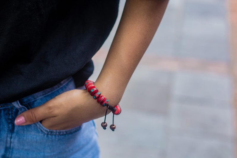 Hands Of Tibet Tibetan Mala Embedded Medicine Wrist Mala for Meditation Handmade Draw String Silk Pouch (Red Healing medicine bracelet)  - Image 4